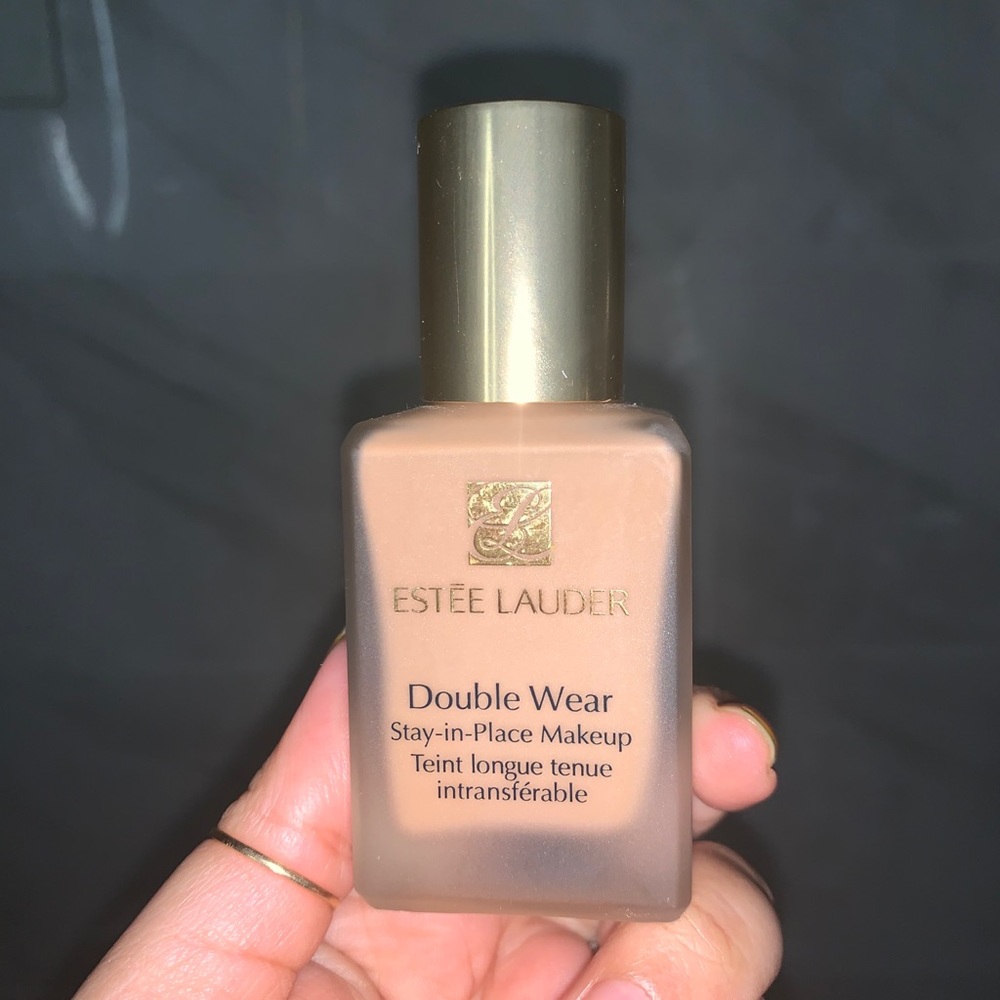ESTEE LAUDER FOUNDATION color: Tawny